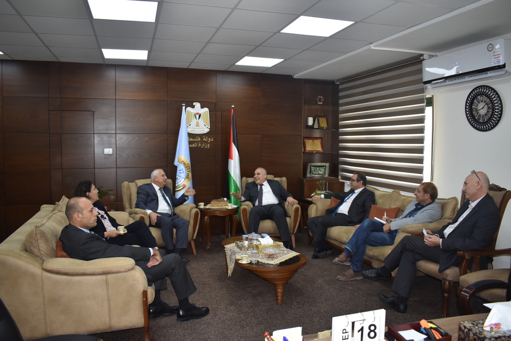 اجتماع الاتحاد الفلسطيني لشركات التأمين ووزارة العمل