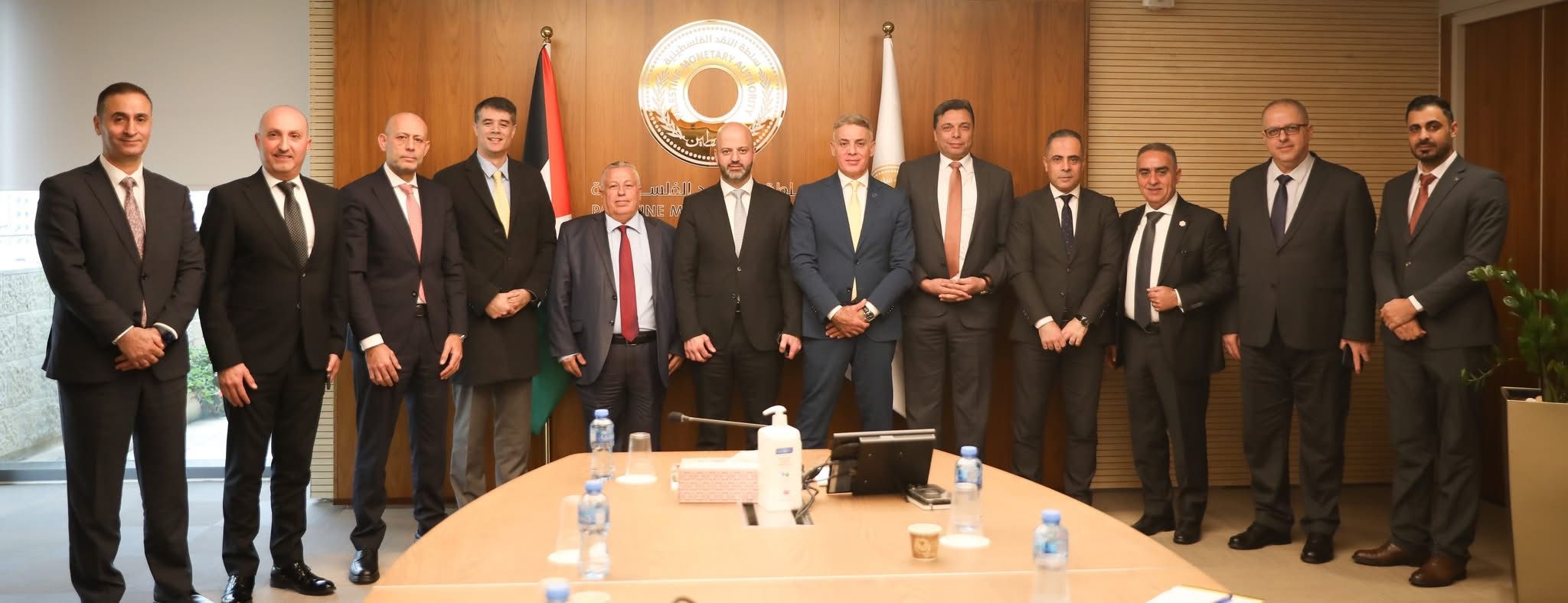 لقاء مع معالي محافظ سلطة النقد الفلسطينية الاستاذ يحيى الشنار