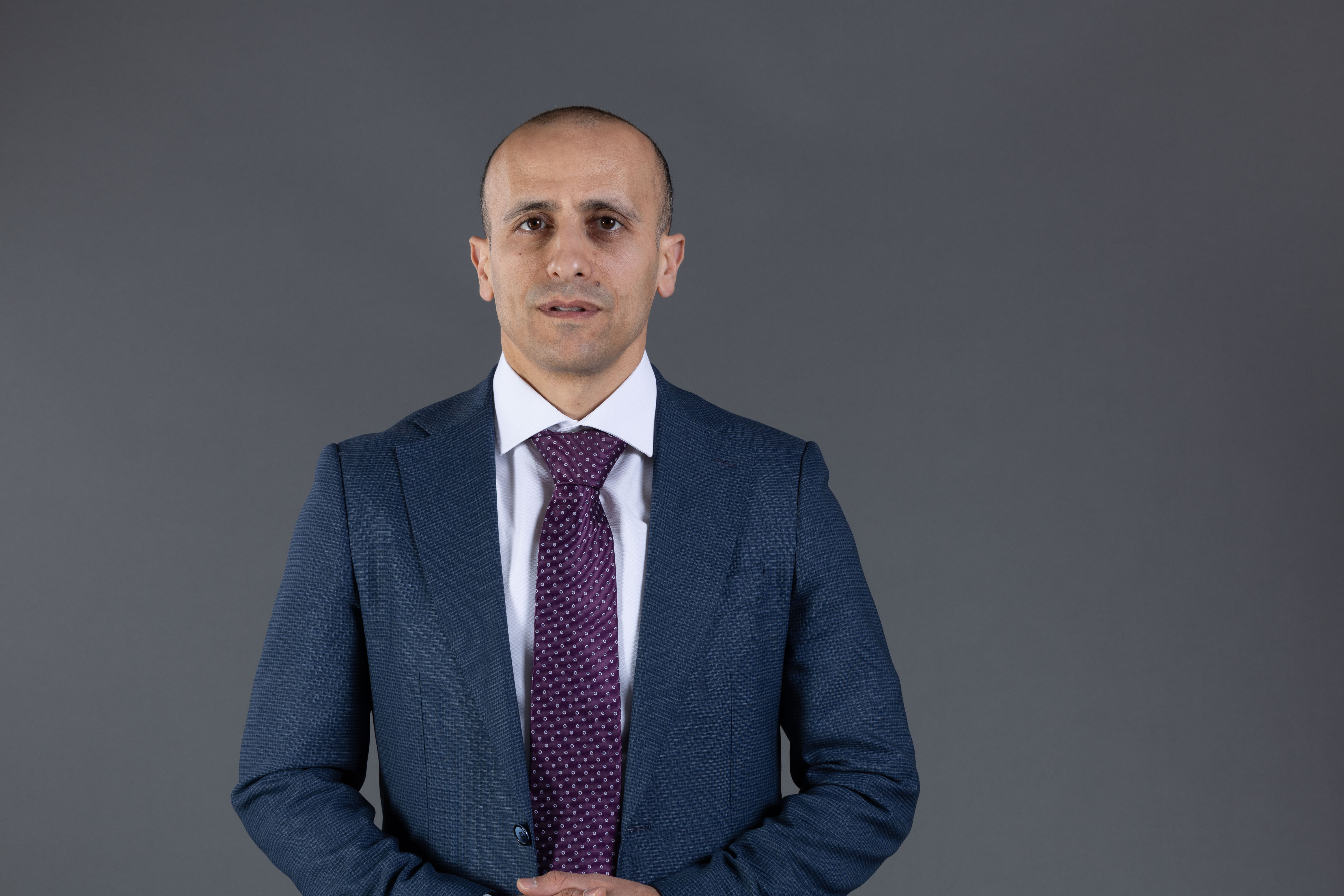  السيد رياض نزال 